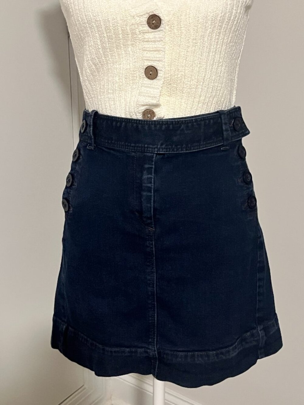 Loft Dark Wash Denim Skirt With Button Detail Size 10P